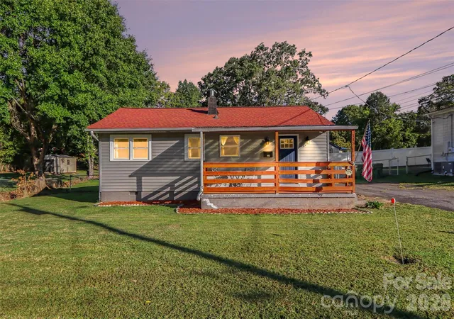Photo 1 of Single family home for sale at 115 Adcock St, Belmont, NC 28012 | MLS# 4432164 | Listing updated on 2026-10-18