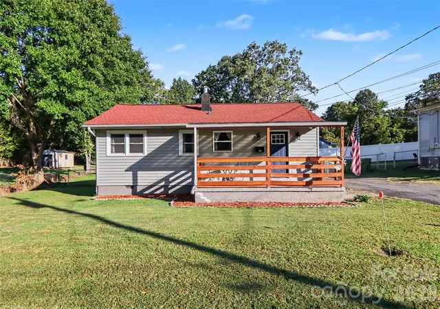 Photo 2 of Single family home for sale at 115 Adcock St, Belmont, NC 28012 | MLS# 4432164 | Listing updated on 2026-10-18