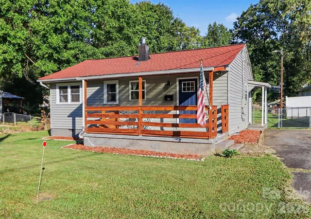 Photo 4 of Single family home for sale at 115 Adcock St, Belmont, NC 28012 | MLS# 4432164 | Listing updated on 2026-10-18