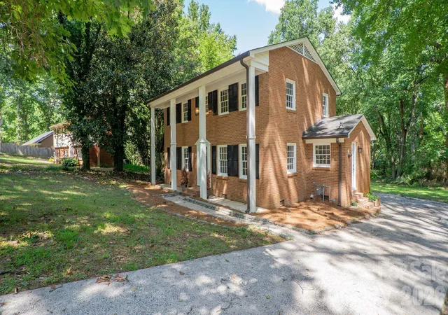 Photo 2 of Single family home for sale at 7823 Elwood Dr, Charlotte, NC 28227 | MLS# 4432166 | Listing updated on 2026-10-08