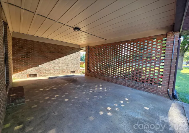 Photo 3 of Single family home for sale at 4106 Dallas High Shls Hwy, Dallas, NC 28034 | MLS# 4432167 | Listing updated on 2026-10-07