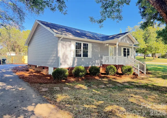 Photo 2 of Single family home for sale at 52 Roberta Rd, Concord, NC 28027 | MLS# 4432169 | Listing updated on 2026-10-07