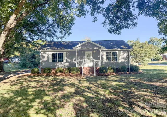 Photo 3 of Single family home for sale at 52 Roberta Rd, Concord, NC 28027 | MLS# 4432169 | Listing updated on 2026-10-07