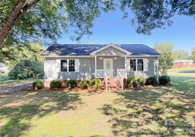 Photo 4 of Single family home for sale at 52 Roberta Rd, Concord, NC 28027 | MLS# 4432169 | Listing updated on 2026-10-07