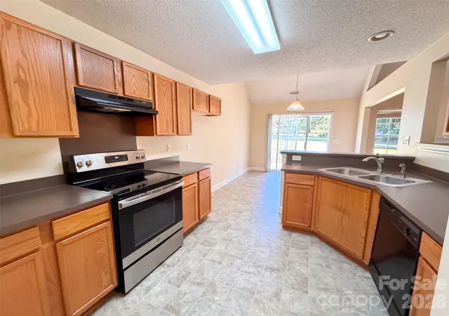 Photo 2 of Single family home for sale at 2749 Ramble Wood Ct, Rock Hill, SC 29730 | MLS# 4432183 | Listing updated on 2026-10-09