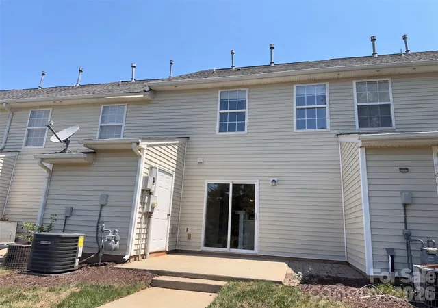 Photo 4 of Townhouse for sale at 10523 Trolley Run Dr, Cornelius, NC 28031 | MLS# 4432186 | Listing updated on 2026-10-07