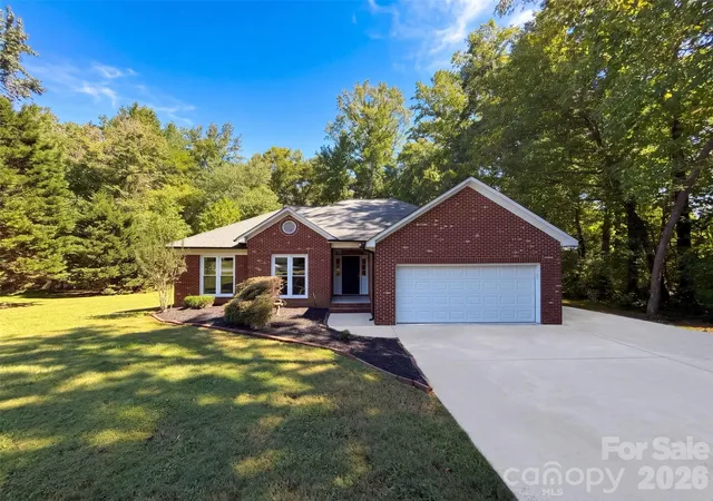 Photo 1 of Single family home for sale at 1104 Thoroughbred Pl Nw, Concord, NC 28027 | MLS# 4432188 | Listing updated on 2026-10-08