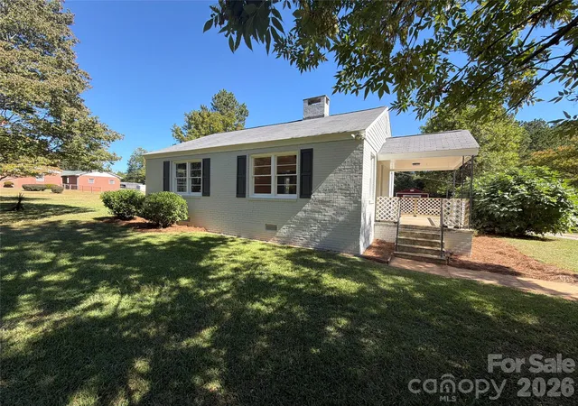 Photo 1 of Single family home for sale at 521 Grace Ave, Lancaster, SC 29720 | MLS# 4432190 | Listing updated on 2026-10-09