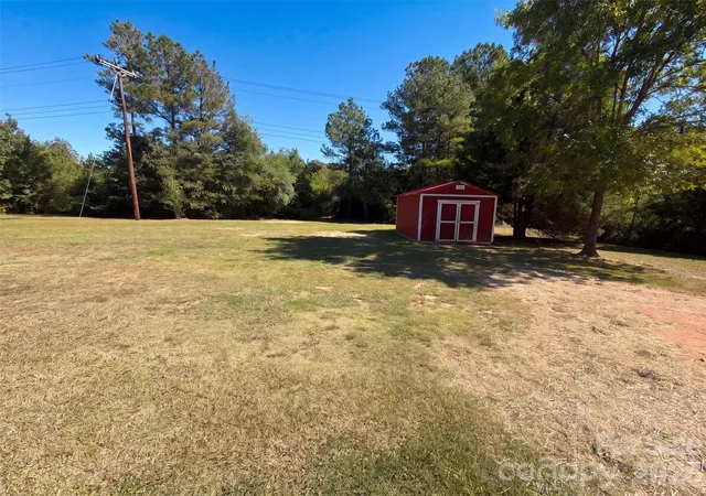 Photo 13 of Single family home for sale at 521 Grace Ave, Lancaster, SC 29720 | MLS# 4432190 | Listing updated on 2026-10-20