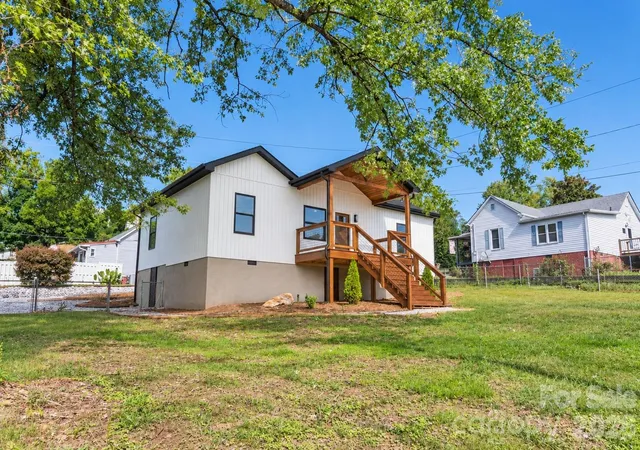 Photo 2 of Single family home for sale at 45 Gladden St, Marion, NC 28752 | MLS# 4432191 | Listing updated on 2026-10-10