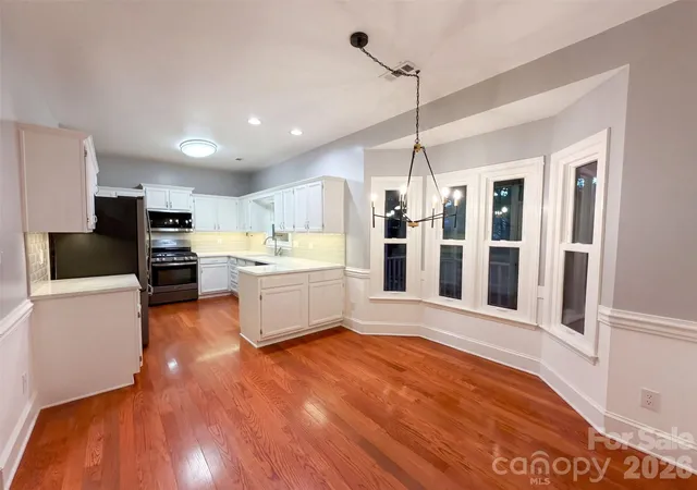 Photo 2 of Single family home for sale at 2315 Heathershire Ln, Matthews, NC 28105 | MLS# 4432198 | Listing updated on 2026-10-07