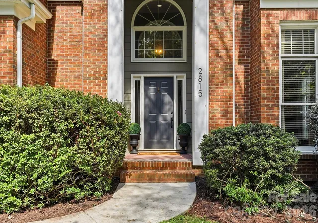 Photo 1 of Single family home for sale at 2815 Winghaven Ln, Charlotte, NC 28210 | MLS# 4432199 | Listing updated on 2026-10-09