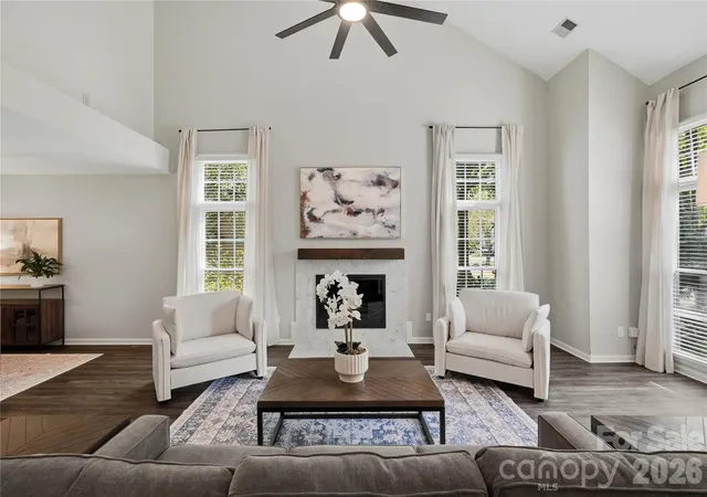 Photo 2 of Single family home for sale at 2815 Winghaven Ln, Charlotte, NC 28210 | MLS# 4432199 | Listing updated on 2026-10-09