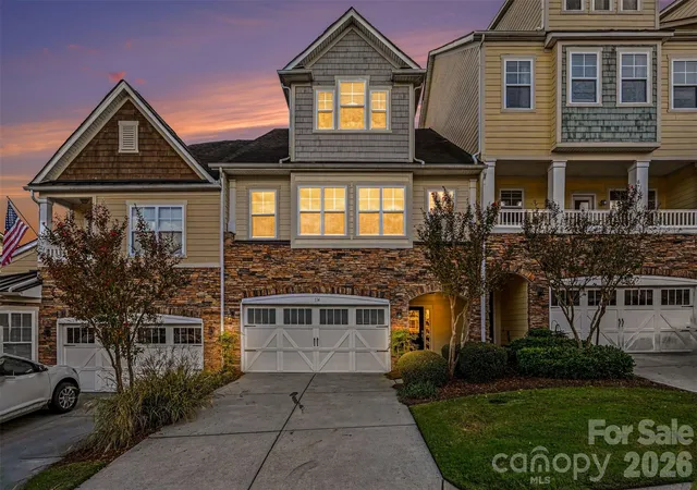 Townhouse for sale at 114 Inlet Point Dr, Fort Mill, SC 29708 | MLS# 4432207