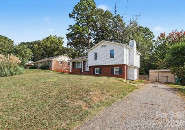 Photo 1 of Single family home for sale at 3108 Rosehill Dr, Charlotte, NC 28212 | MLS# 4432213 | Listing updated on 2026-10-21