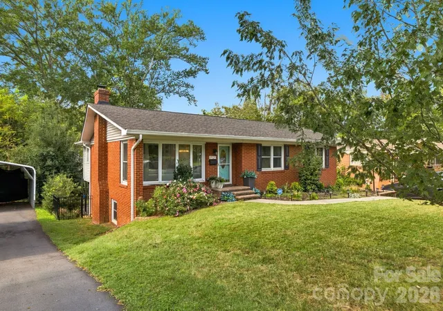 Photo 2 of Single family home for sale at 6520 Candlewood Dr, Charlotte, NC 28210 | MLS# 4432216 | Listing updated on 2026-10-29