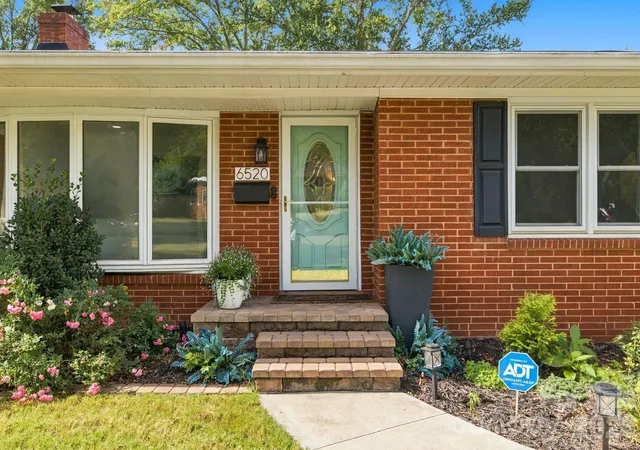 Photo 3 of Single family home for sale at 6520 Candlewood Dr, Charlotte, NC 28210 | MLS# 4432216 | Listing updated on 2026-10-29
