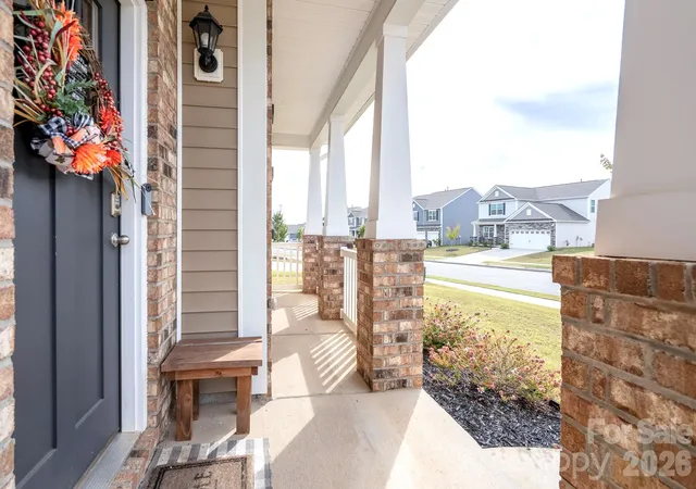 Photo 3 of Single family home for sale at 121 Giant Oak Ave, Statesville, NC 28677 | MLS# 4432220 | Listing updated on 2026-10-08
