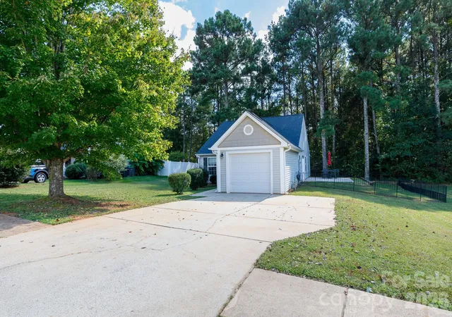 Photo 1 of Single family home for sale at 229 Chicago Ln, York, SC 29745 | MLS# 4432240 | Listing updated on 2026-10-08
