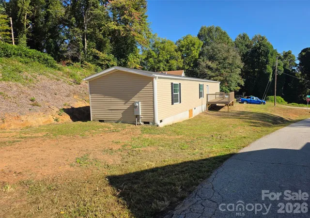 Photo 4 of Single family home for sale at 155 4th C St, Marion, NC 28752 | MLS# 4432241 | Listing updated on 2026-10-08