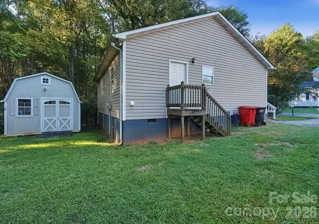 Photo 3 of Single family home for sale at 820 Blackwelder Dr, Davidson, NC 28036 | MLS# 4432243 | Listing updated on 2026-10-08
