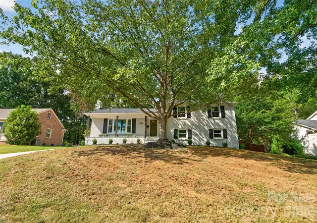 Photo 1 of Single family home for sale at 3918 Rhodes Ave, Charlotte, NC 28210 | MLS# 4432255 | Listing updated on 2026-10-07