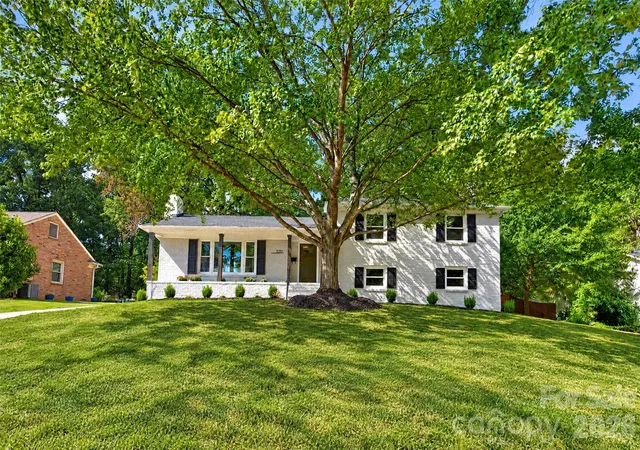 Photo 2 of Single family home for sale at 3918 Rhodes Ave, Charlotte, NC 28210 | MLS# 4432255 | Listing updated on 2026-10-08