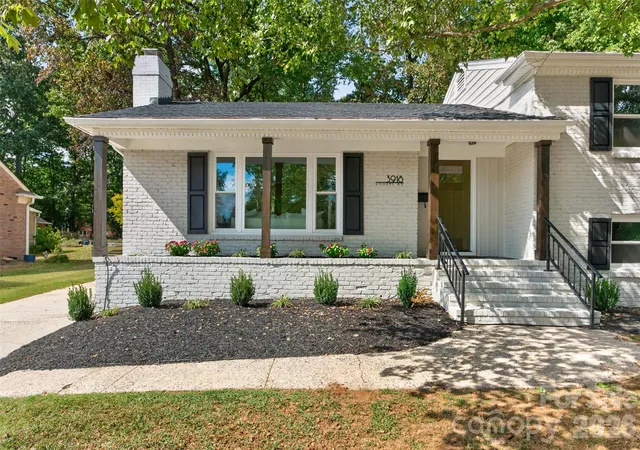 Photo 3 of Single family home for sale at 3918 Rhodes Ave, Charlotte, NC 28210 | MLS# 4432255 | Listing updated on 2026-10-07