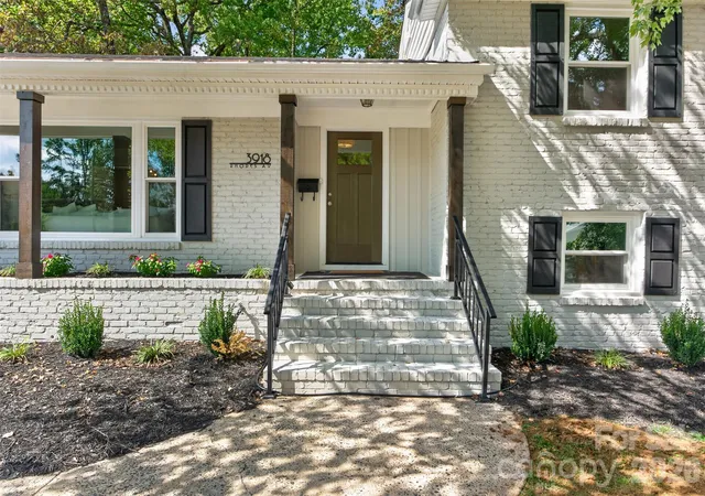 Photo 4 of Single family home for sale at 3918 Rhodes Ave, Charlotte, NC 28210 | MLS# 4432255 | Listing updated on 2026-10-07