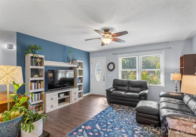 Photo 2 of Single family home for sale at 23 E Silverleaf Dr, Hendersonville, NC 28739 | MLS# 4432276 | Listing updated on 2026-10-16