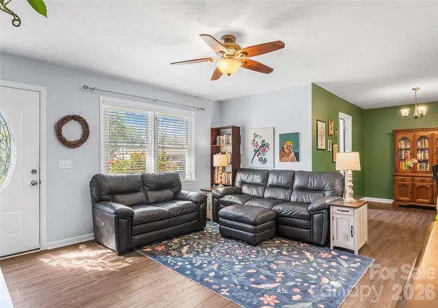 Photo 4 of Single family home for sale at 23 E Silverleaf Dr, Hendersonville, NC 28739 | MLS# 4432276 | Listing updated on 2026-10-16