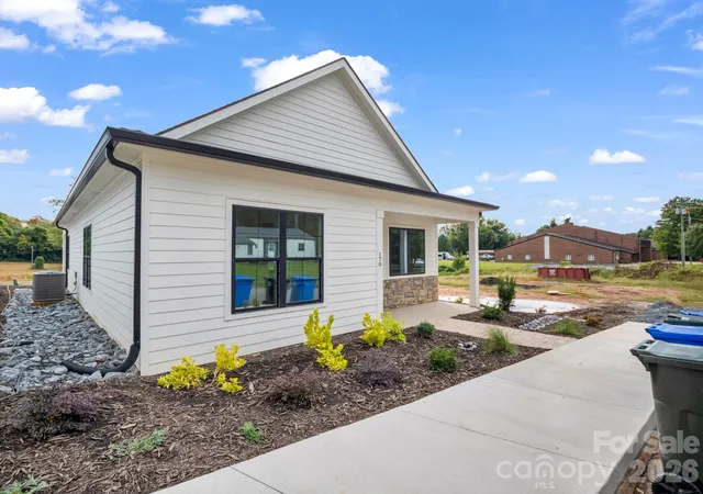 Photo 3 of Single family home for sale at 170 N Mitchell St, Rutherfordton, NC 28139 | MLS# 4432285 | Listing updated on 2026-10-08