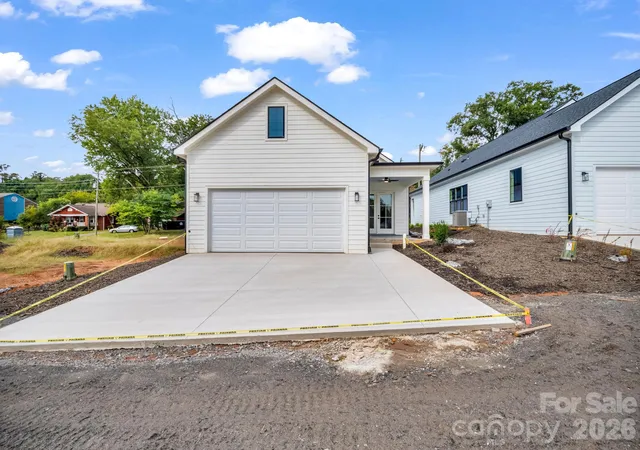 Photo 3 of Single family home for sale at 170 N Mitchell St, Rutherfordton, NC 28139 | MLS# 4432285 | Listing updated on 2026-10-08