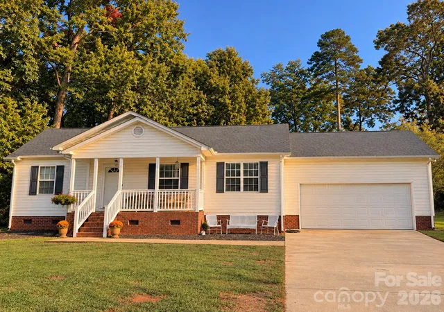 Photo 1 of Single family home for sale at 1128 Beagle Run, Salisbury, NC 28146 | MLS# 4432293 | Listing updated on 2026-10-14