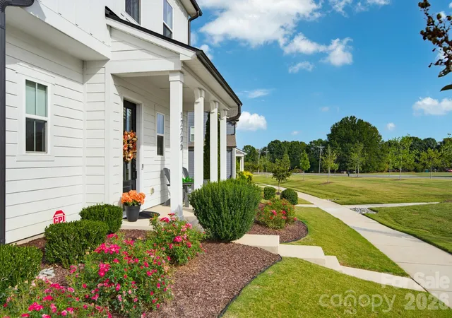 Photo 4 of Single family home for sale at 12206 Anne Blount Aly, Huntersville, NC 28078 | MLS# 4432296 | Listing updated on 2026-10-16