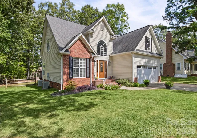Photo 3 of Single family home for sale at 3070 Beech Ct #77, Indian Trail, NC 28079 | MLS# 4432299 | Listing updated on 2026-10-09