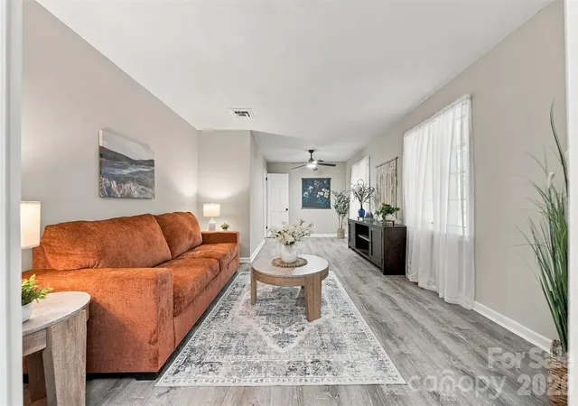 Photo 3 of Single family home for sale at 803 E 24th Street, Newton, NC 28658 | MLS# 4432308 | Listing updated on 2026-10-16