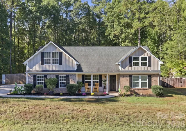 Photo 1 of Single family home for sale at 123 Sherham Way, Rock Hill, SC 29732 | MLS# 4432318 | Listing updated on 2026-10-16