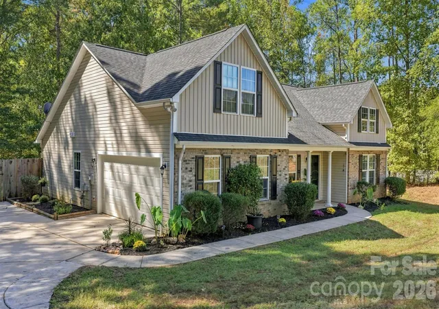 Photo 2 of Single family home for sale at 123 Sherham Way, Rock Hill, SC 29732 | MLS# 4432318 | Listing updated on 2026-10-16