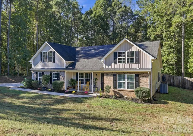 Photo 3 of Single family home for sale at 123 Sherham Way, Rock Hill, SC 29732 | MLS# 4432318 | Listing updated on 2026-10-16