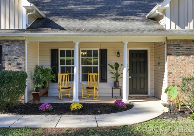 Photo 4 of Single family home for sale at 123 Sherham Way, Rock Hill, SC 29732 | MLS# 4432318 | Listing updated on 2026-10-16
