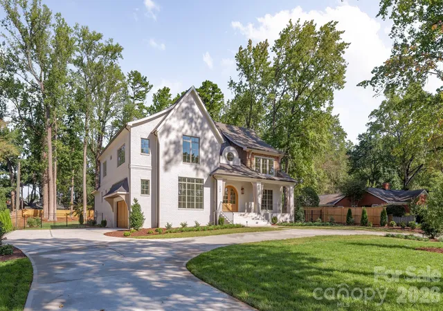 Photo 2 of Single family home for sale at 133 Wonderwood Dr, Charlotte, NC 28211 | MLS# 4432320 | Listing updated on 2026-10-10