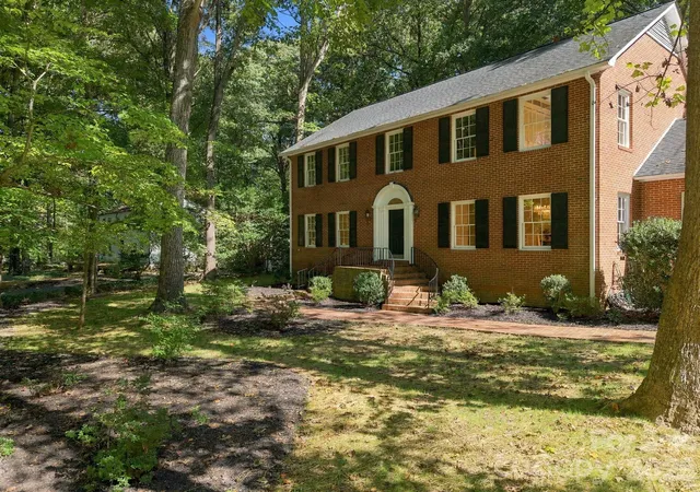 Photo 4 of Single family home for sale at 321 Camelot Dr, Salisbury, NC 28144 | MLS# 4432322 | Listing updated on 2026-10-09