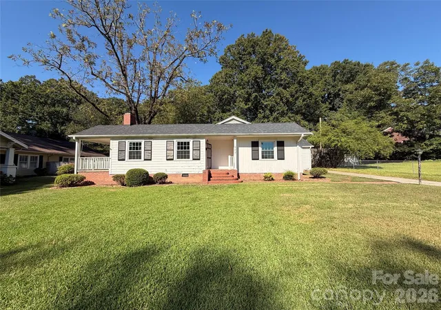 Photo 1 of Single family home for sale at 907 S South, Gastonia, NC 28052 | MLS# 4432330 | Listing updated on 2026-10-09