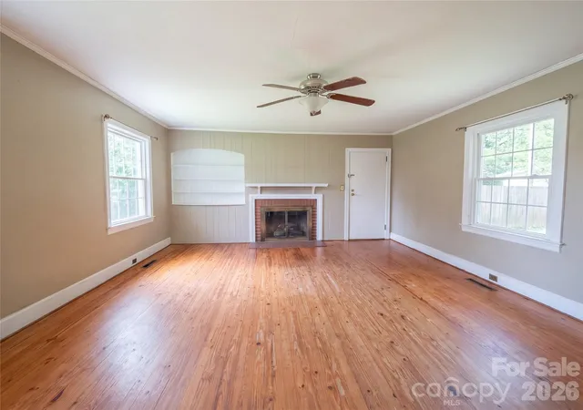 Photo 3 of Single family home for sale at 907 S South, Gastonia, NC 28052 | MLS# 4432330 | Listing updated on 2026-10-09