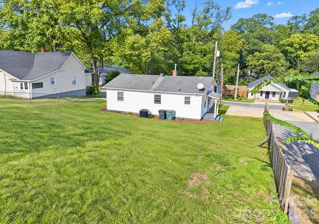 Photo 1 of Single family home for sale at 301 Houston St, Concord, NC 28025 | MLS# 4432334 | Listing updated on 2026-10-10