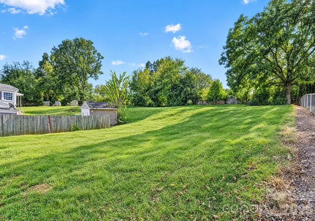 Photo 2 of Single family home for sale at 301 Houston St, Concord, NC 28025 | MLS# 4432334 | Listing updated on 2026-10-10