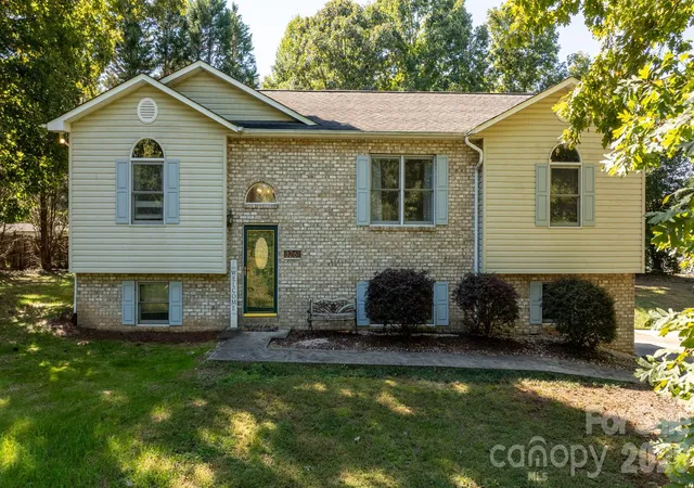 Photo 1 of Single family home for sale at 3261 Washington Way, Hudson, NC 28638 | MLS# 4432336 | Listing updated on 2026-10-08