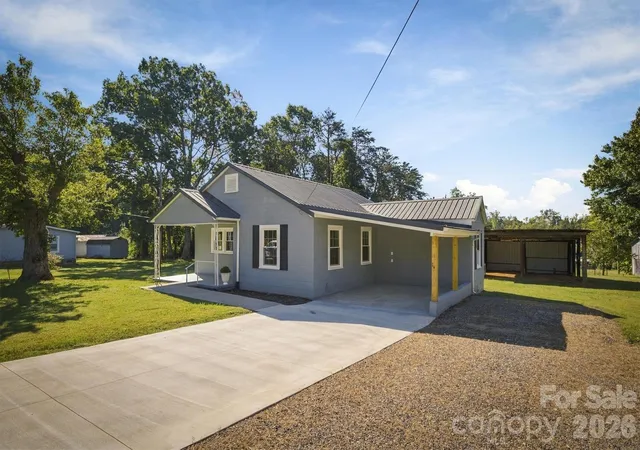 Photo 1 of Single family home for sale at 3218 Craig Ave, Valdese, NC 28690 | MLS# 4432337 | Listing updated on 2026-10-09