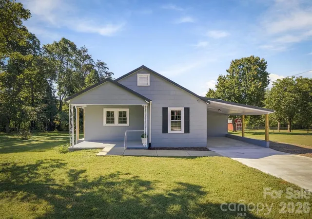 Photo 2 of Single family home for sale at 3218 Craig Ave, Valdese, NC 28690 | MLS# 4432337 | Listing updated on 2026-10-09